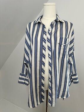 MUNTHE Women’s tencel and linen oversized button down top, size 38 (US 6/8)